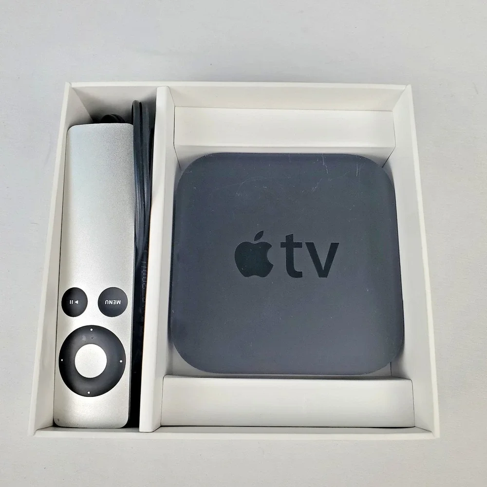 Apple TV 3rd Gen Rev A A1469 1080p HD Media Streamer W/ Remote and Cable WORKING